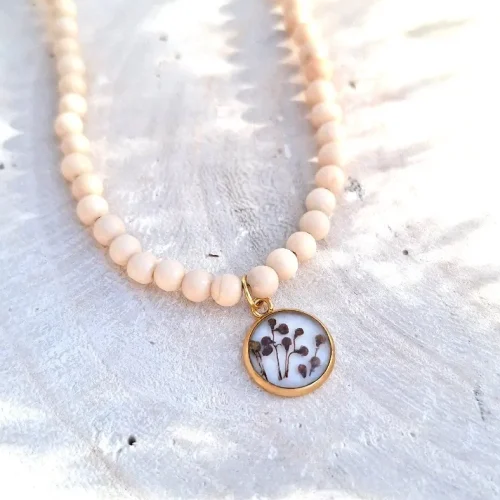 Czarny bez naszyjnik